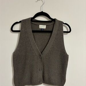 Universal Thread V-Neck Brown Sweater Vest